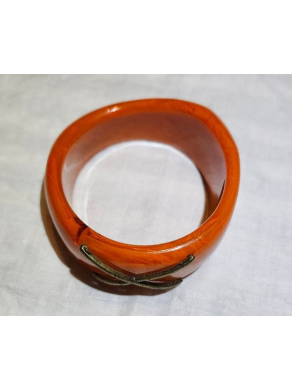 Swirled Orange Acrylic Bangle Crossed Brass Detail Bold Retro Design - Picture 5 of 6